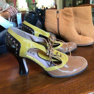 ANYA LU spectator pumps, $450 new, Snakeskin Yellow tan brown